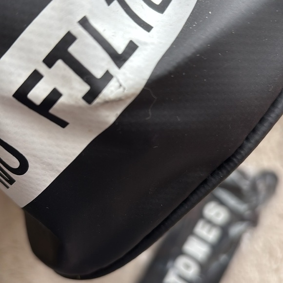 RARE NWOT‼️Rolling Stones No Filter Tour VIP Circuit cooler bag - Picture 4 of 6